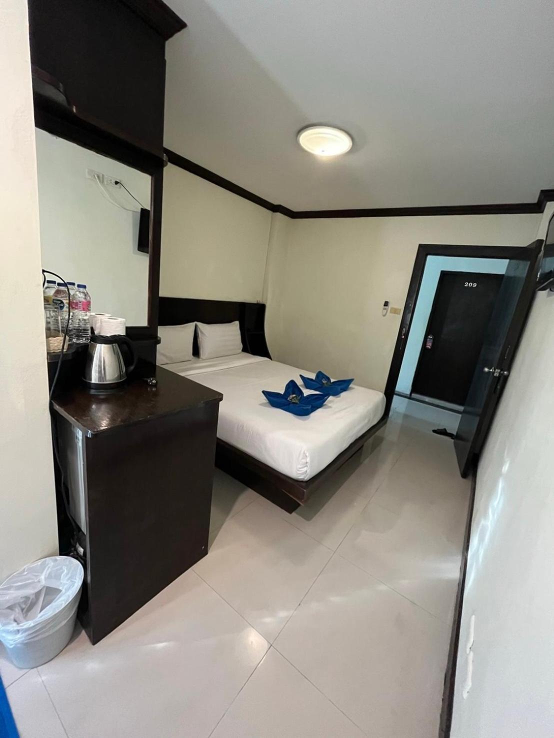 Blueskyhouse Patong Hotel Eksteriør billede